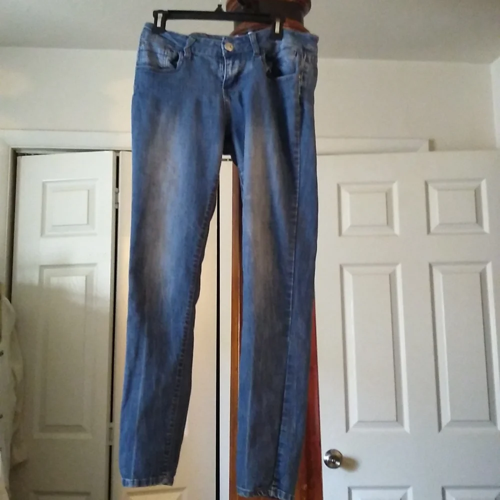 Blue faded on jeans - Picture 1 of 4